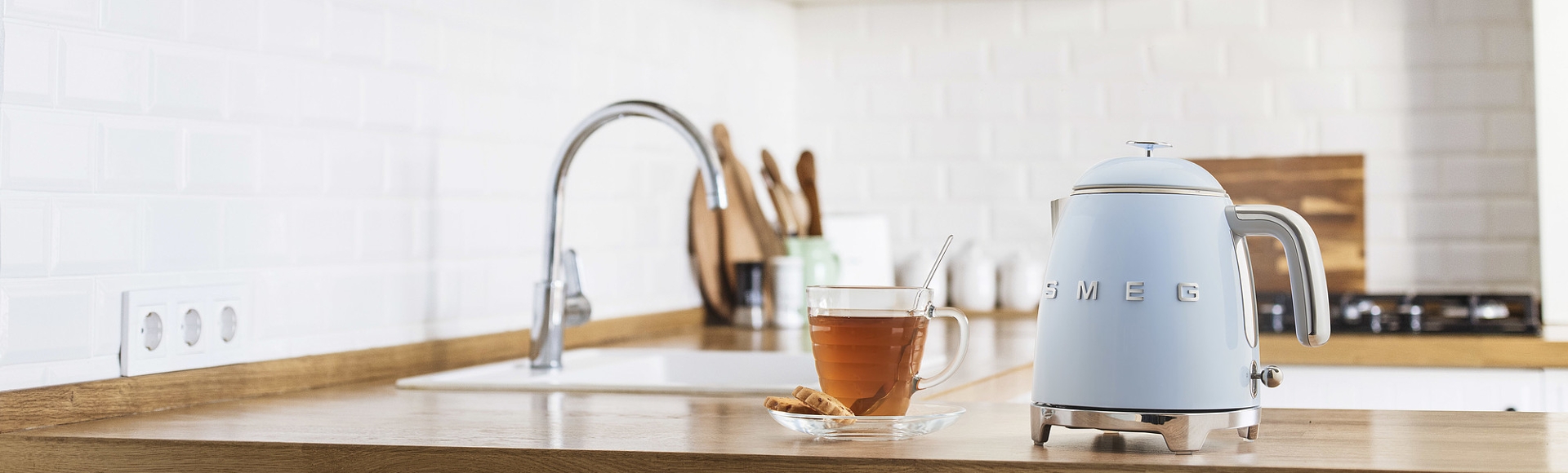 Smeg Mini Kettle a stylish little break