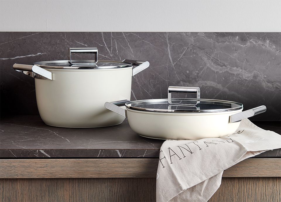 Smeg cookware collection