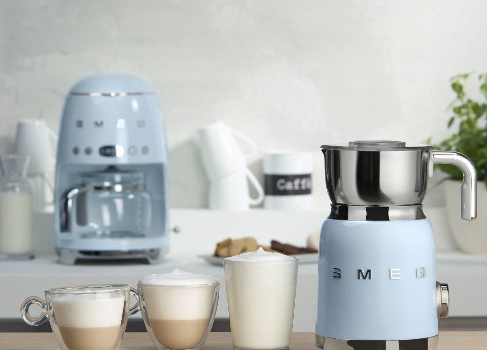 Cappuccino, lait chaud ou frappé glacé ? Profitez sans limite de votre pause-café.