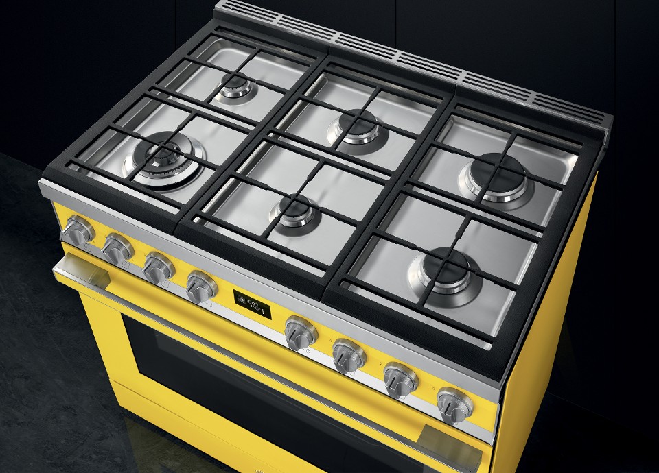 cuisinière mixte, four électrique et plan de cuisson gaz