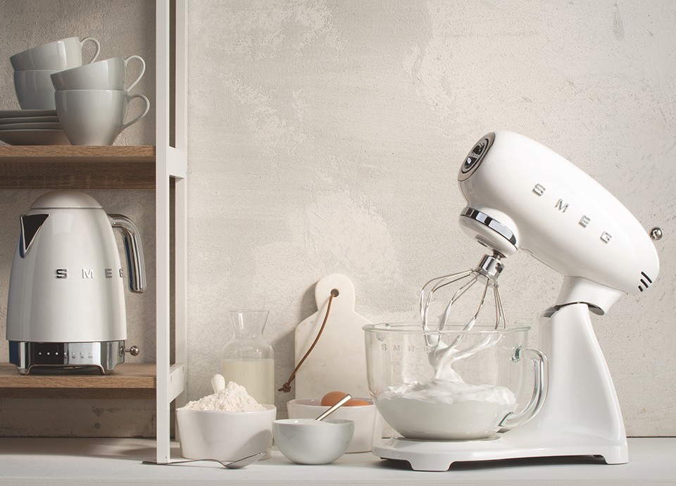 Küchenmaschine Rot SMF03RDEU | Smeg.de