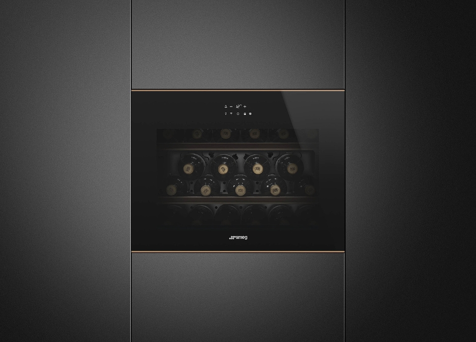 Wine Cooler Black CVI621RWNR3 Smeg