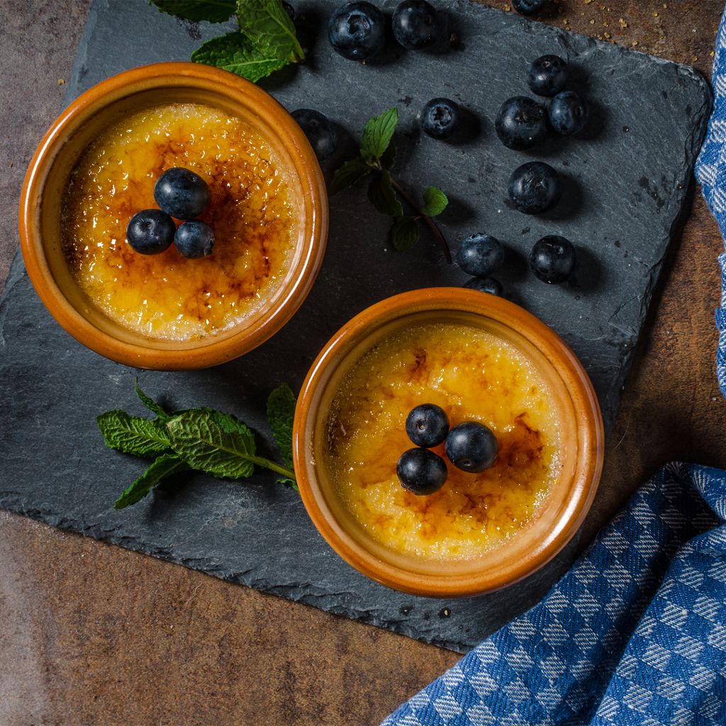 Catalan cream with berries jam and crumble recipe | Smeg world cuisine