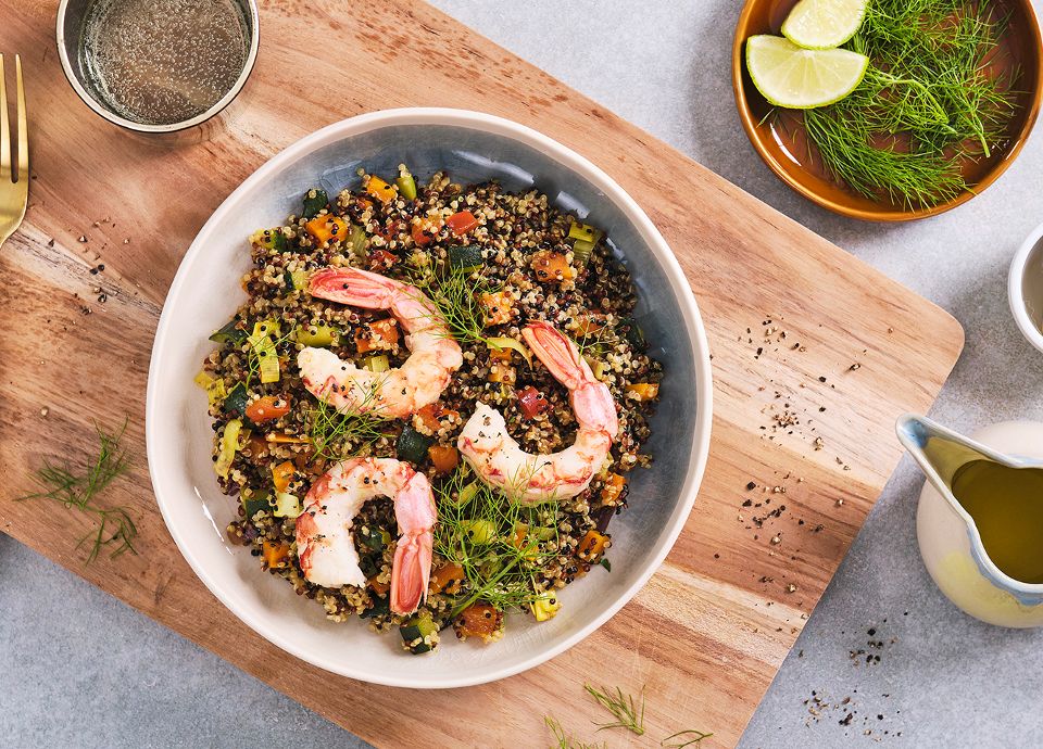 Quinoa with ginger, vegetables and shrimps