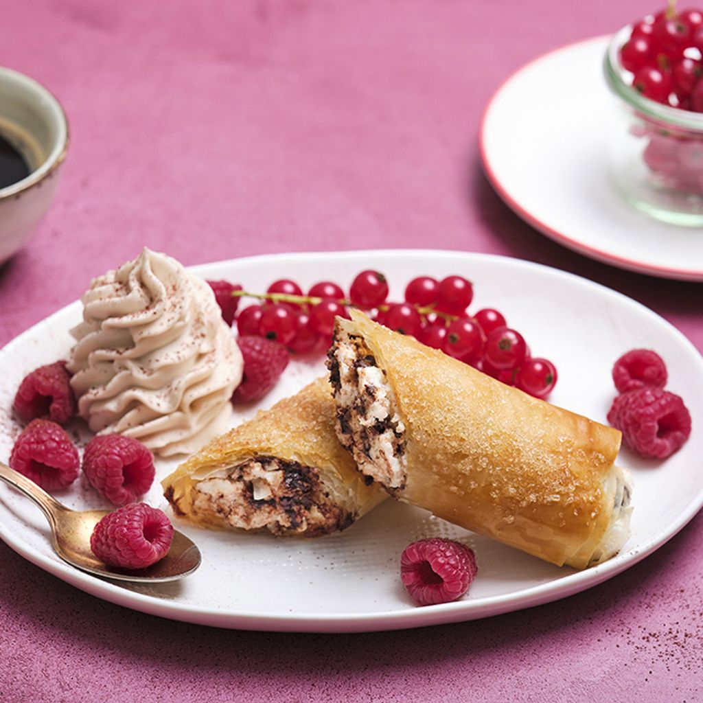 Phyllo dough strudel with ricotta, chocolate chips and red berries