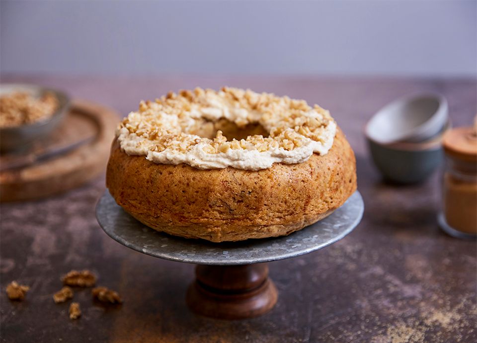 Torta di carote vegana con crema al formaggio vegana