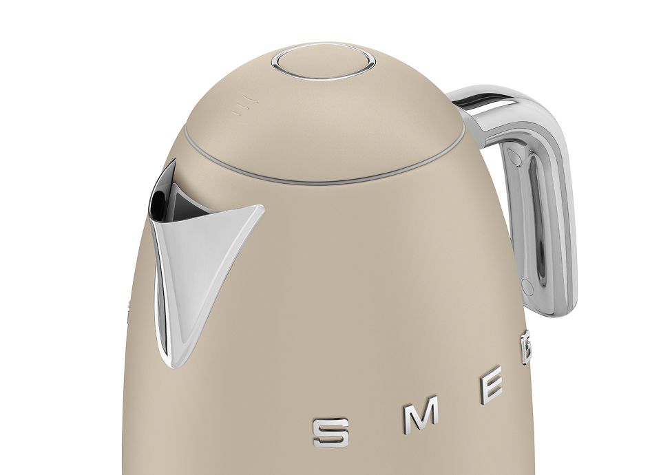 Vista superior da chaleira Moonlight com acabamento mate, evidenciando o bico em cromado, o botão da tampa e a pega ergonómica.