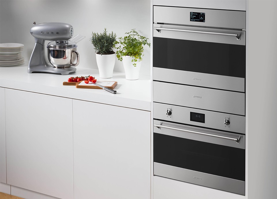 Smeg white outlet kitchen appliances