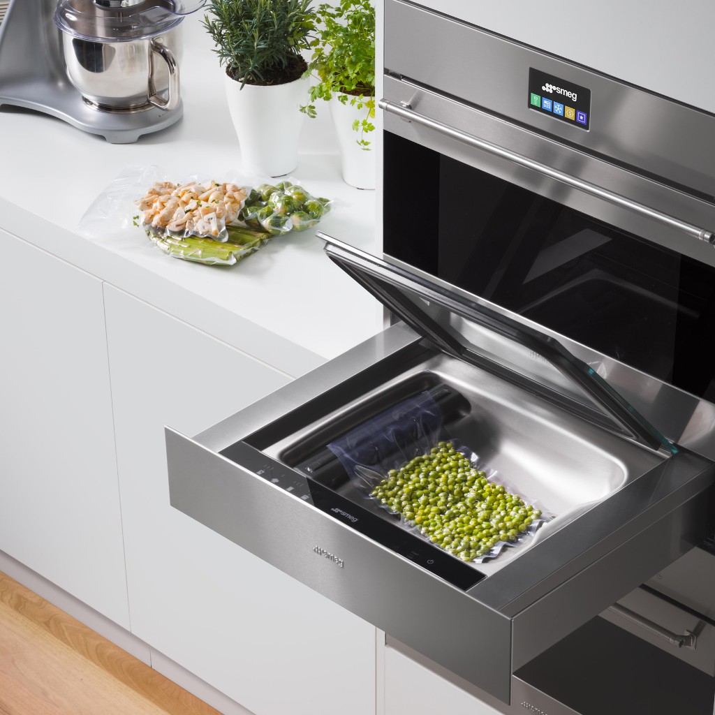 SMEG VACUUM DRAWER: EVOLUTION IN THE KITCHEN