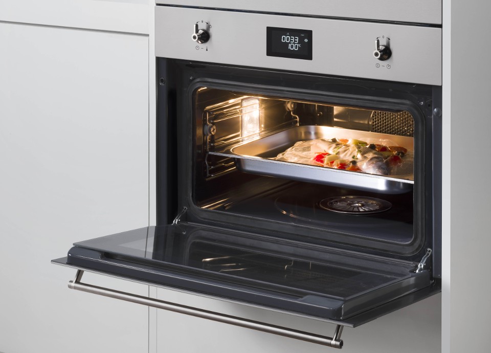 COOKING WITH THE NEW SMEG STEAM OVENS