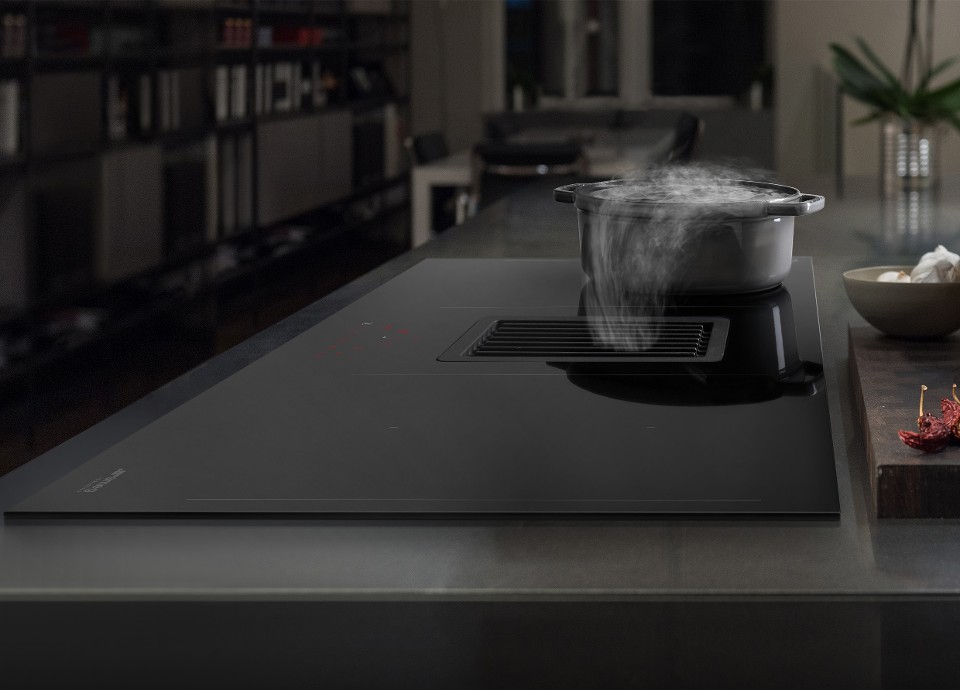 Cooktop with integrated hood