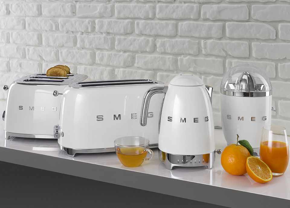 Toaster, bouilloire, presseagrumes et chocolatière Smeg France