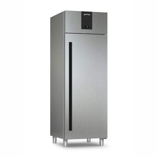 Single-door refrigerated cabinets 700 liters