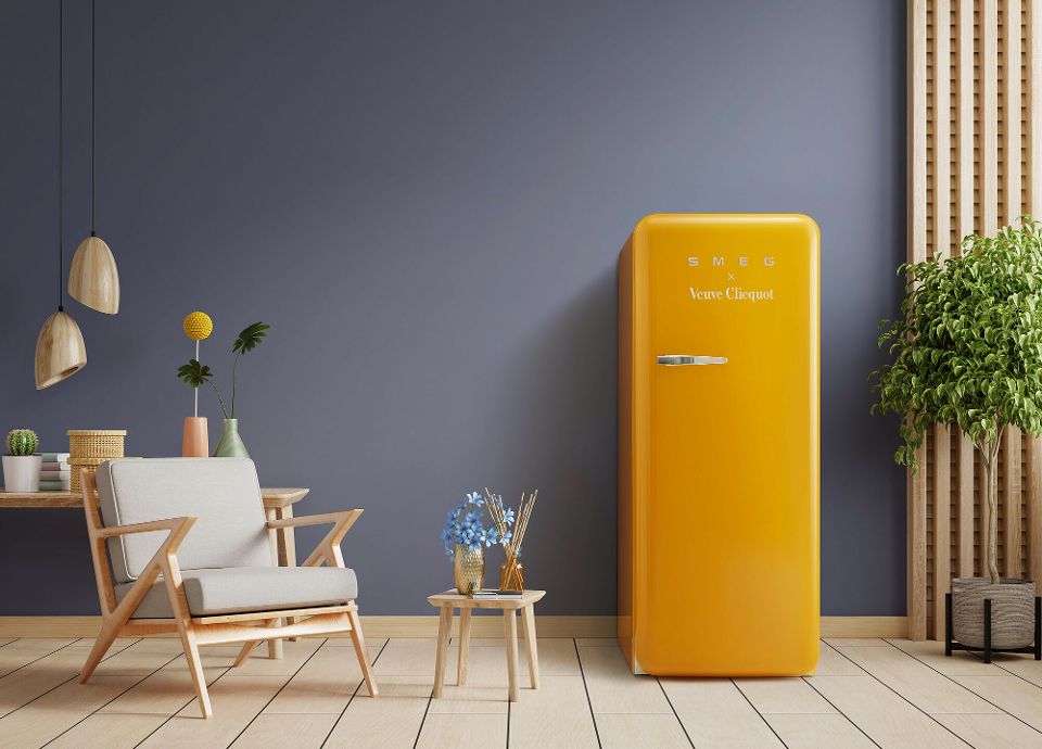 Kapper Arashigaoka vertaler Veuve Clicquot koelkasten door Smeg - design en innovatie