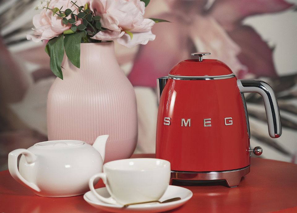 Cafetera Express - Smeg ECF02PKEU, Rosa